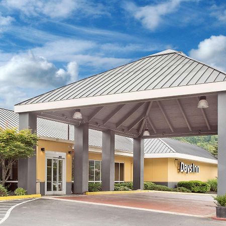 Days Inn By Wyndham Asheville/Mall Экстерьер фото