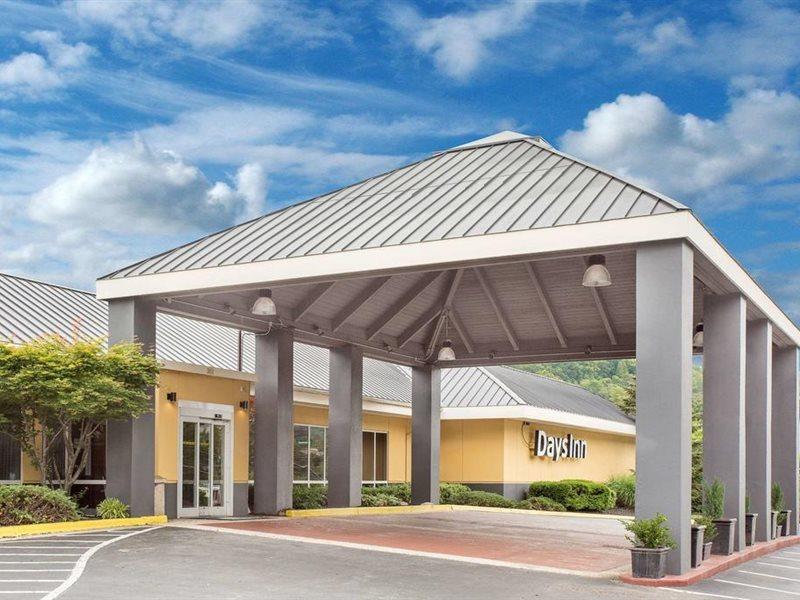 Days Inn By Wyndham Asheville/Mall Экстерьер фото