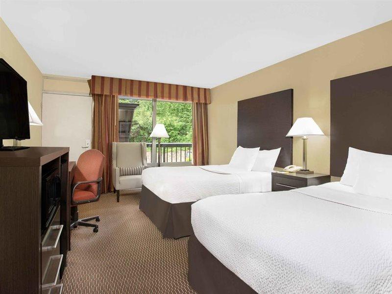 Days Inn By Wyndham Asheville/Mall Экстерьер фото