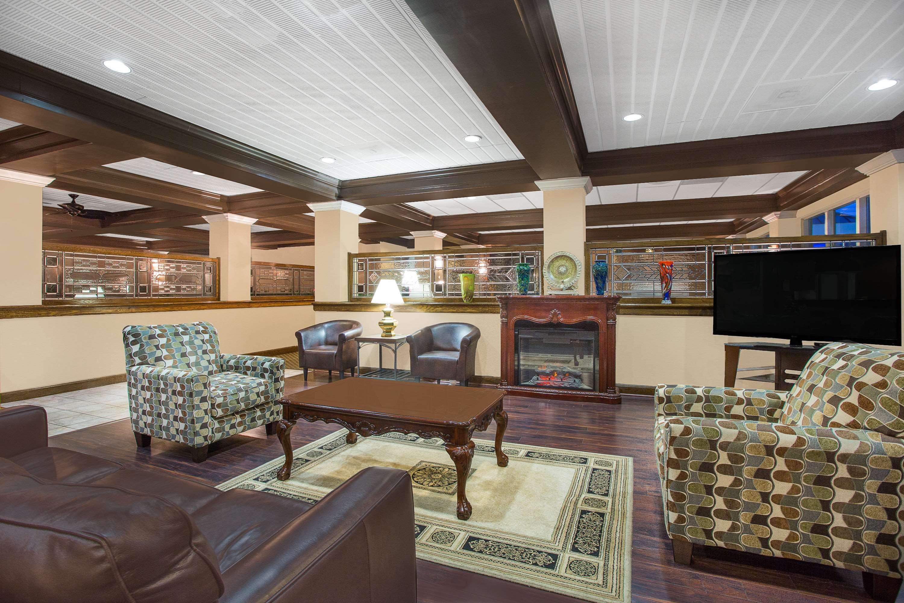Days Inn By Wyndham Asheville/Mall Экстерьер фото